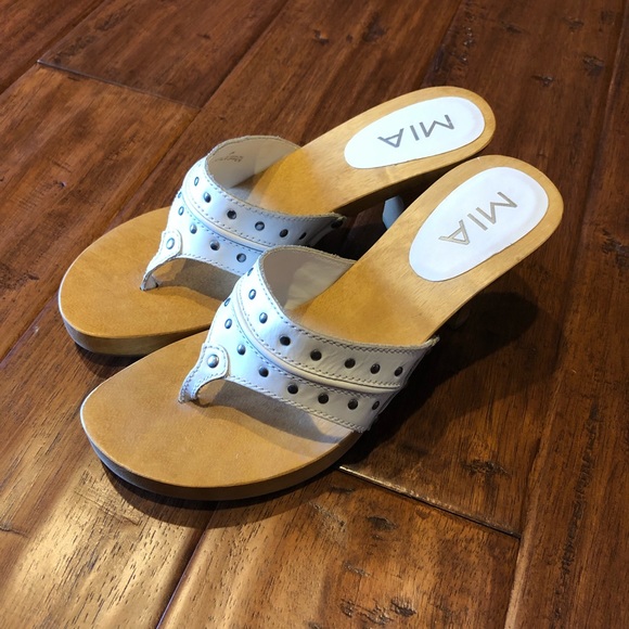 Mia Sandals - Picture 3 of 5